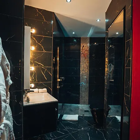 Le Cabaret Vip Лион