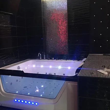Le Cabaret Vip Appartement *