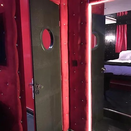 Appartement Le Cabaret Vip *