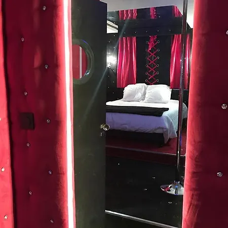 Appartement Le Cabaret Vip *